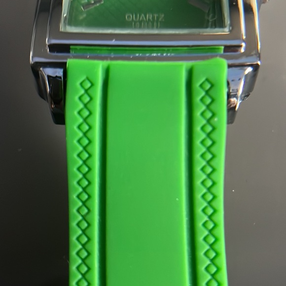 Strada Large Face Japanese Movement Quartz Watch - NOS - Picture 6 of 16